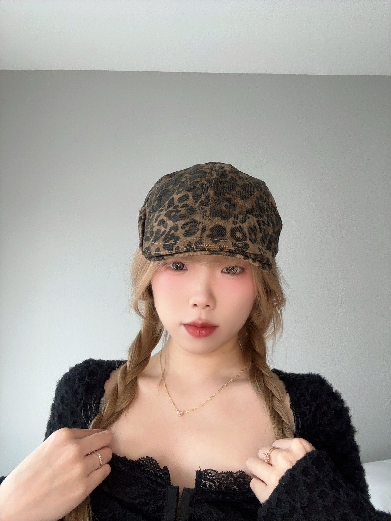 Leopard Print Cap – Trendy Animal Hat icon view.